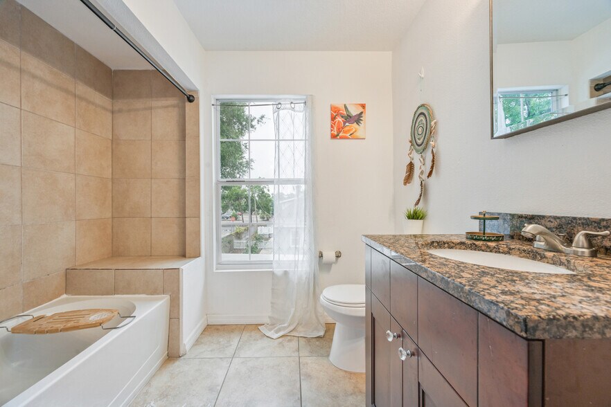 More Photos Of 105 W Columbus Dr, Tampa Office Residential For Sale