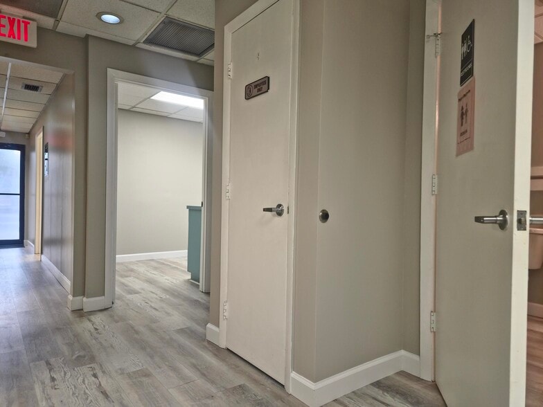 More Photos Of 1803-1805 S 25th St, Fort Pierce Medical For Sale