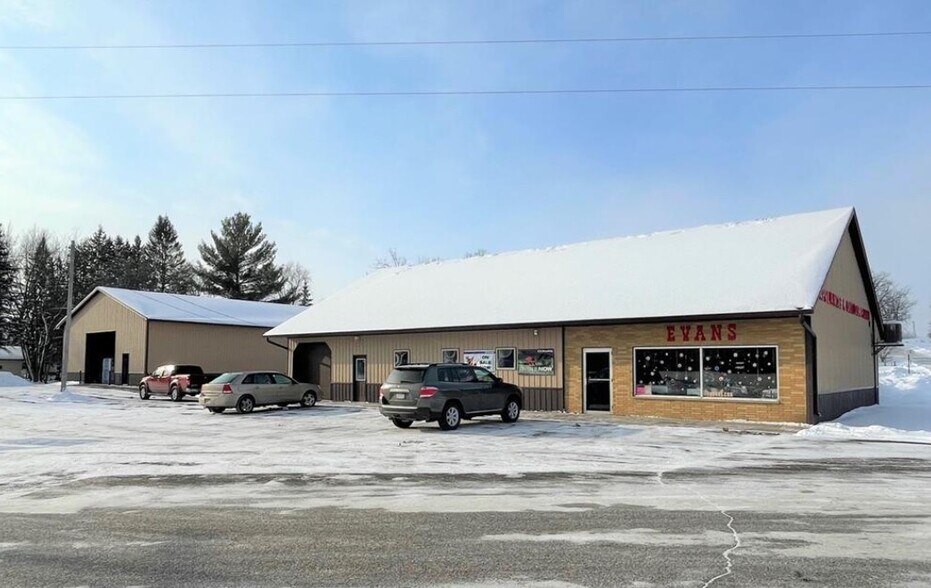 Primary Photo Of 600 Superior Ave, Randall Showroom For Sale