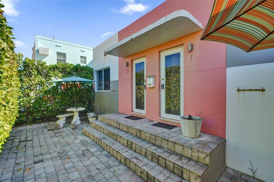 More Photos Of 322 Oklahoma St, Hollywood Multifamily For Sale