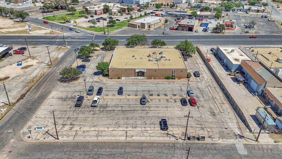 More Photos Of 2402 W Wall St, Midland Medical For Sale