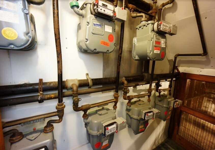 53 Chase Ave, Yonkers, NY 10703 Apartments For Sale