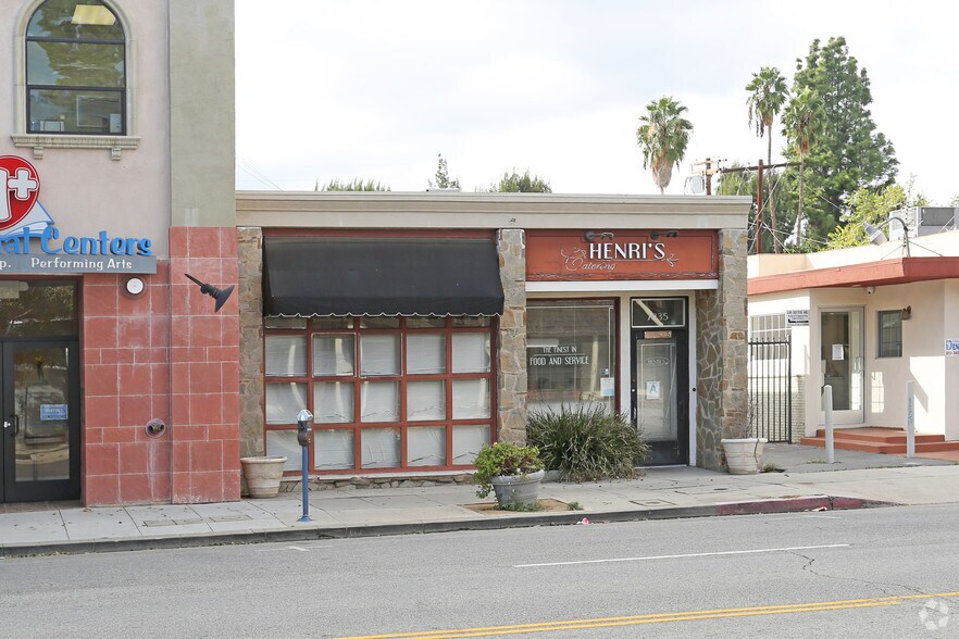 More Photos Of 7235 Owensmouth Ave, Canoga Park Storefront For Sale