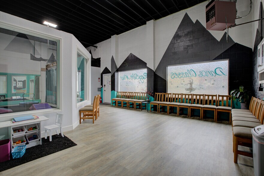 More Photos Of 1560 SE Stephens St, Roseburg Freestanding For Sale