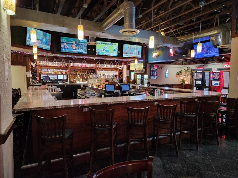 More Photos Of 1192 Noe Bixby Rd, Columbus Restaurant For Sale