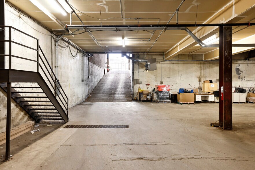More Photos Of 2500 NE Kennedy St, Minneapolis Warehouse For Sale