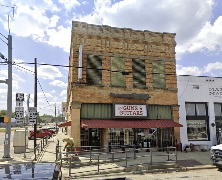 Primary Photo Of 100 N Main St, Lindale General Retail For Sale