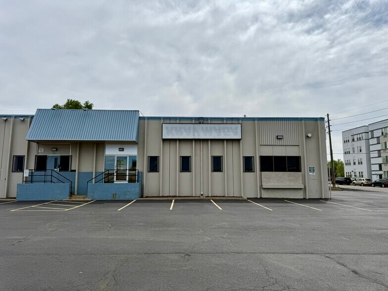 More Photos Of 5200-5280 Broadway, Denver Warehouse For Lease