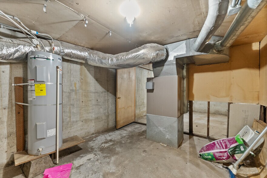 More Photos Of 132 NE Rifle Range St, Roseburg Apartments For Sale