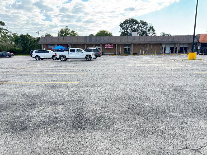 More Photos Of 1017 Bayou Rd, La Marque Storefront For Sale