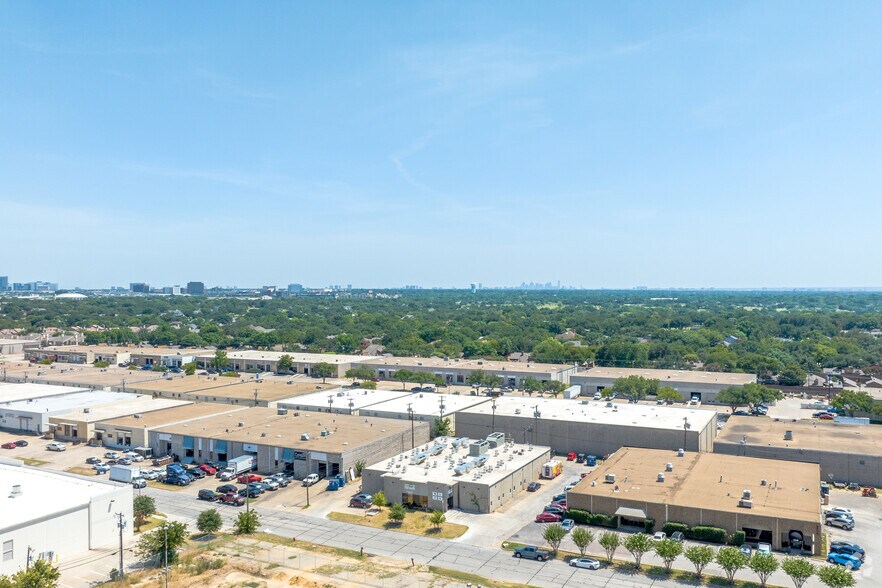 More Photos Of 3230 Towerwood Dr, Farmers Branch Distribution For Lease