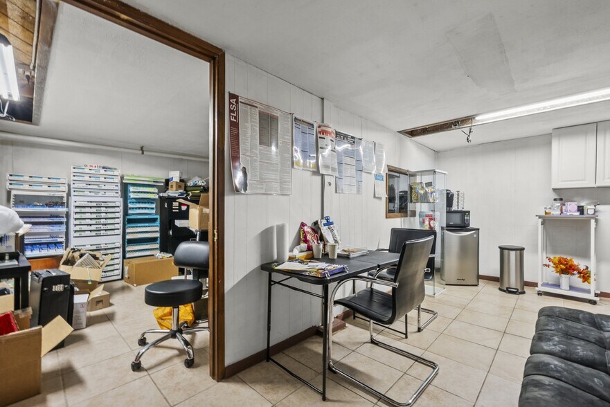 More Photos Of 516 W Lancaster Blvd, Lancaster Freestanding For Lease