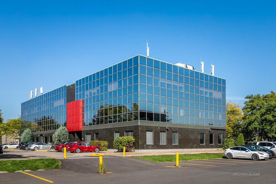 More Photos Of 204 Boul De Montarville, Boucherville Office For Lease
