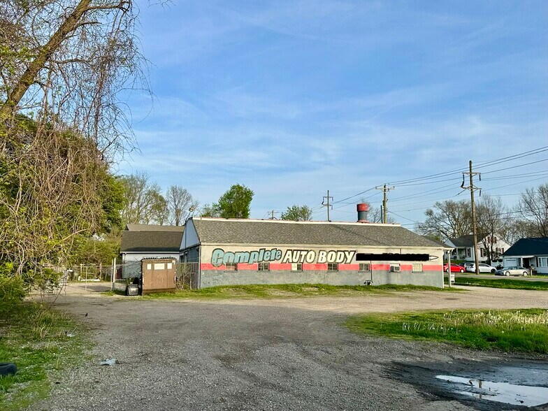 Primary Photo Of 1501 Oxford State Rd, Middletown Auto Repair For Lease