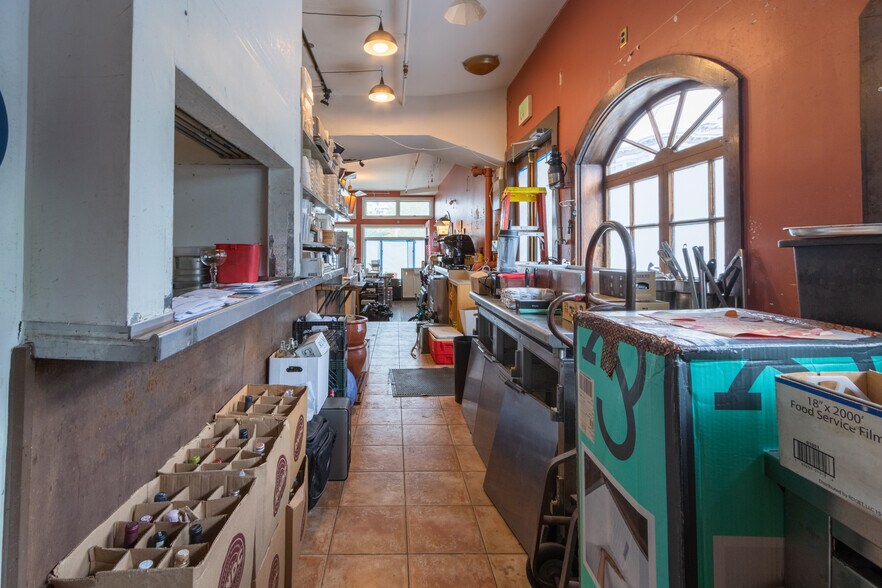 More Photos Of 800 Greenwich St, San Francisco Storefront Retail Residential For Lease