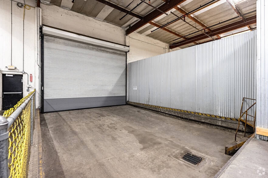 More Photos Of 5625 E Firestone Blvd, South Gate Warehouse For Lease