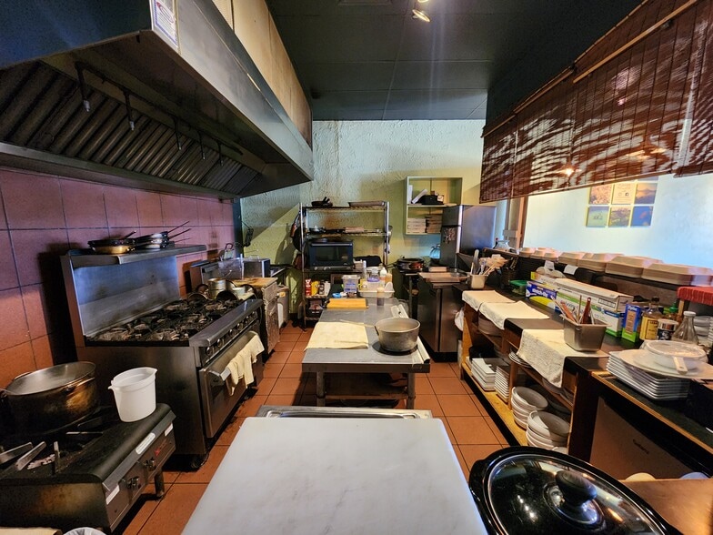 More Photos Of 1215 S Kihei Rd, Kihei Freestanding For Lease
