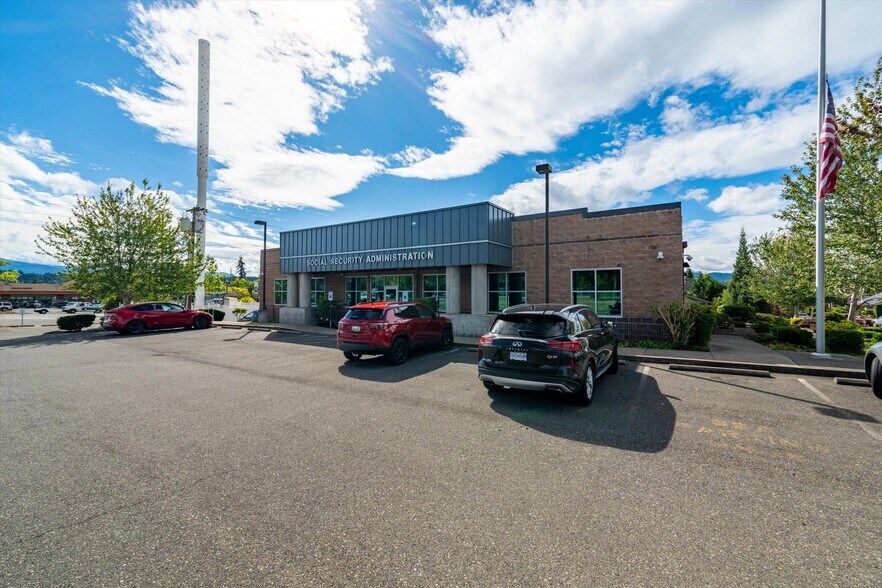 More Photos Of 710 Alabama St, Bellingham Office For Sale