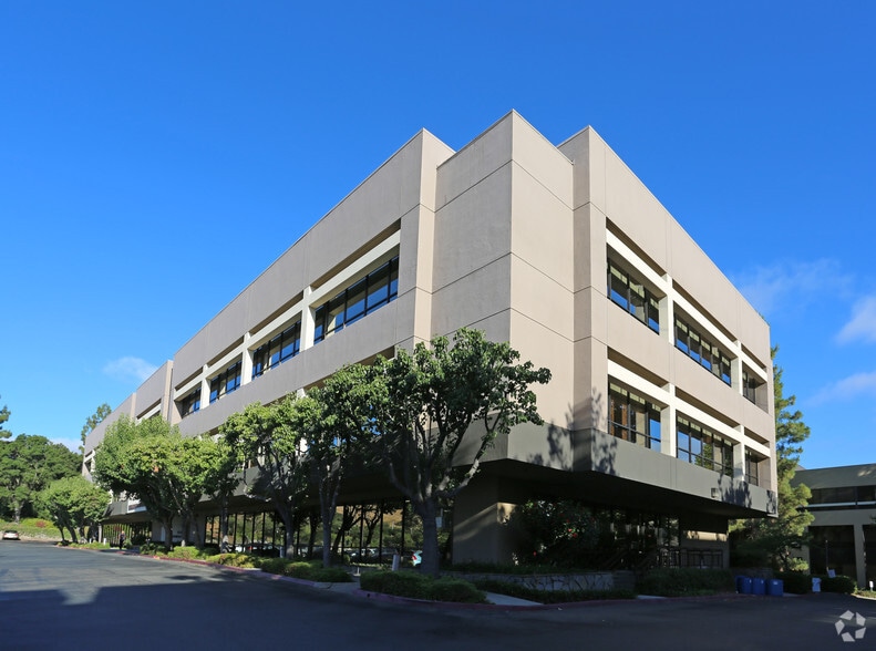 More Photos Of 5720 Stoneridge Mall Rd, Pleasanton Medical For Lease