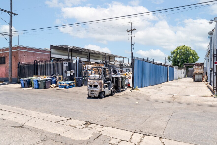 More Photos Of 6200 Avalon Blvd, Los Angeles Manufacturing For Sale