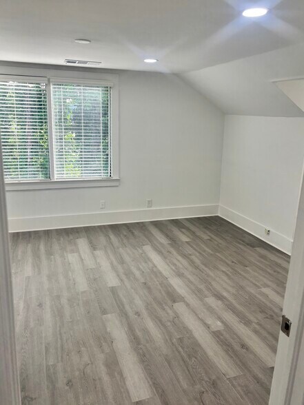 More Photos Of 494 W Crogan St, Lawrenceville Office Residential For Lease