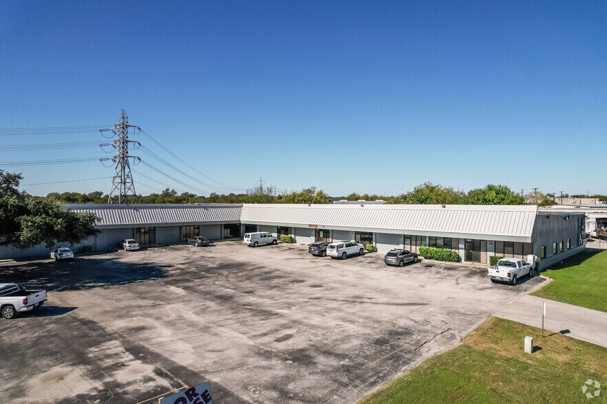 More Photos Of 6803-6831 Breeden Ave, San Antonio Light Manufacturing For Lease