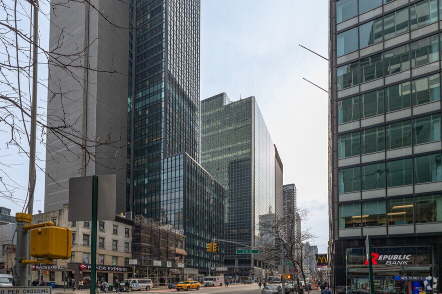 More Photos Of 805 Third Ave, New York Office For Lease