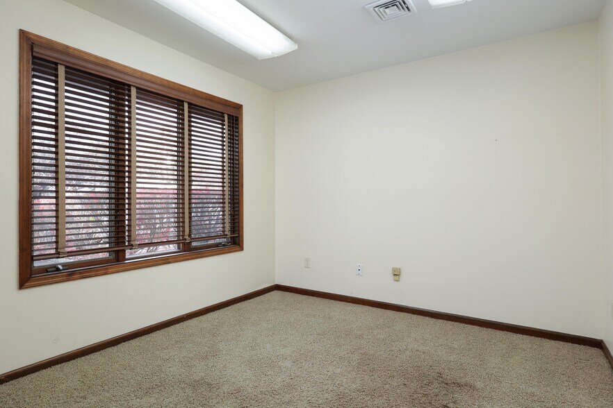 More Photos Of 1431 Raritan Rd, Clark Office For Sale