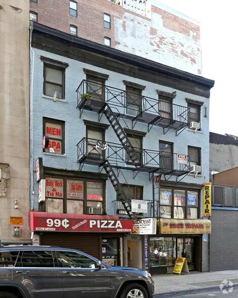 More Photos Of 166 W 27th St, New York Storefront Retail Office For Lease