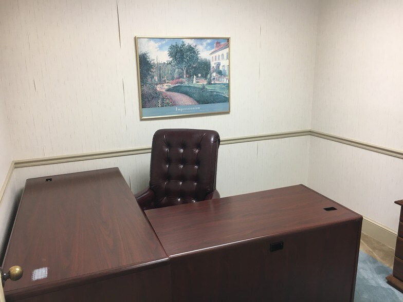 More Photos Of 3923 Blenheim Blvd, Fairfax Medical For Sale