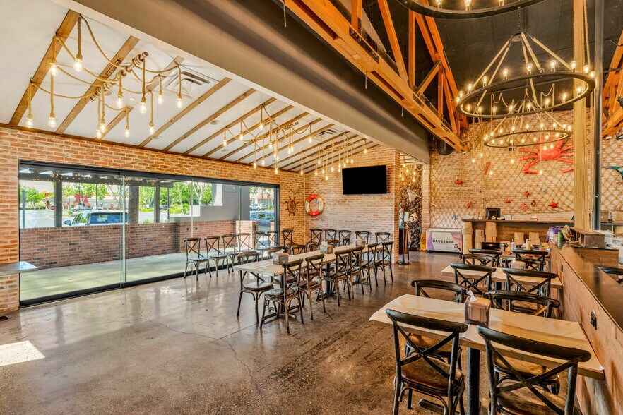 More Photos Of 200 Nut Tree Pky, Vacaville Restaurant For Sale