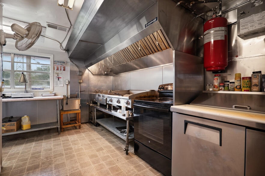 More Photos Of 107 E Main St, Hardy Restaurant For Sale