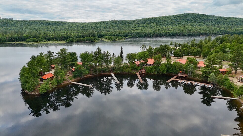 More Photos Of 55 Ch De L'oasis, Ferme-neuve Hotel For Sale