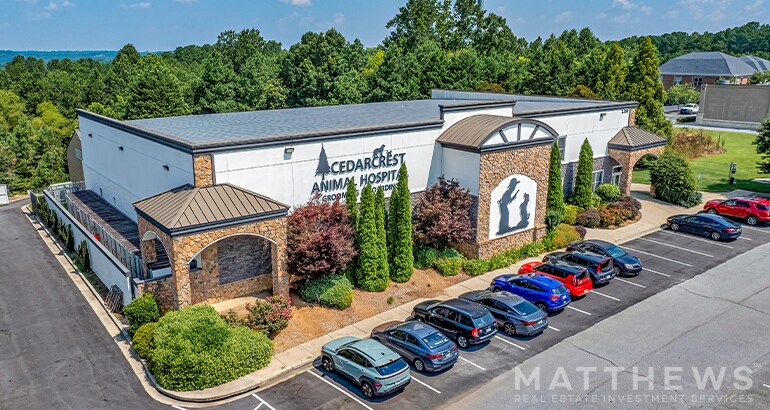 Primary Photo Of 2355 Cedarcrest Rd, Acworth General Retail For Sale