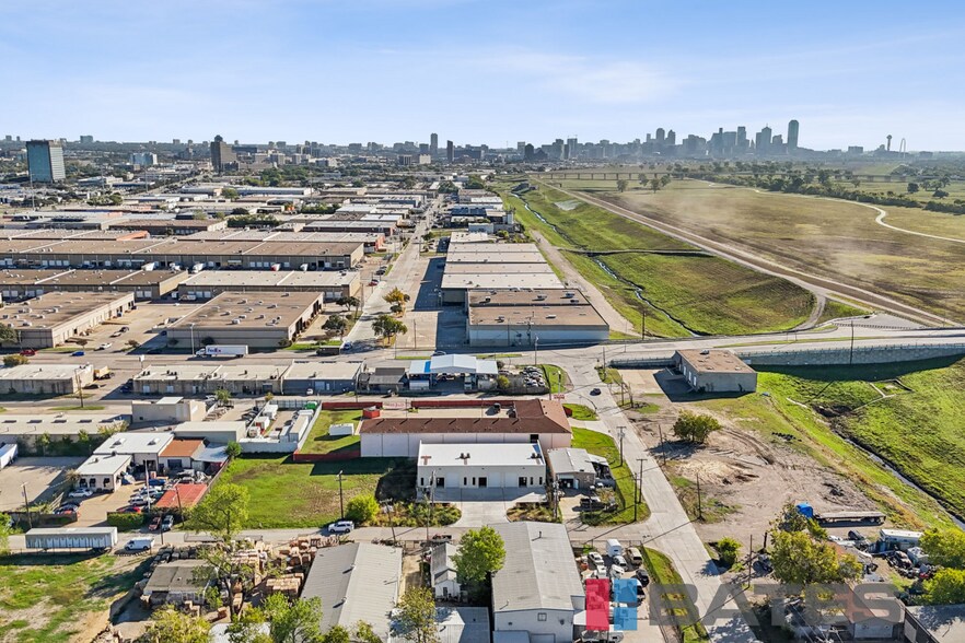 More Photos Of 4710 Carol Ln, Dallas Distribution For Lease