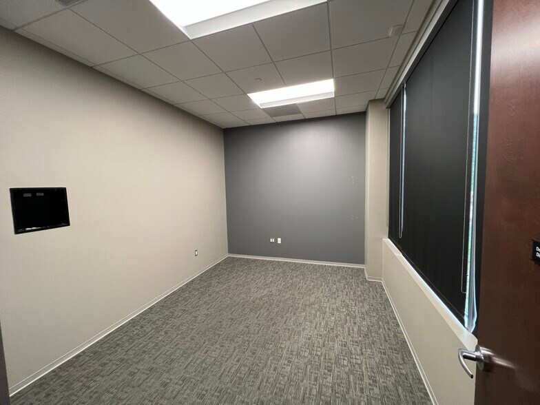 More Photos Of 5920 William Cannon Dr, Austin Medical For Sale