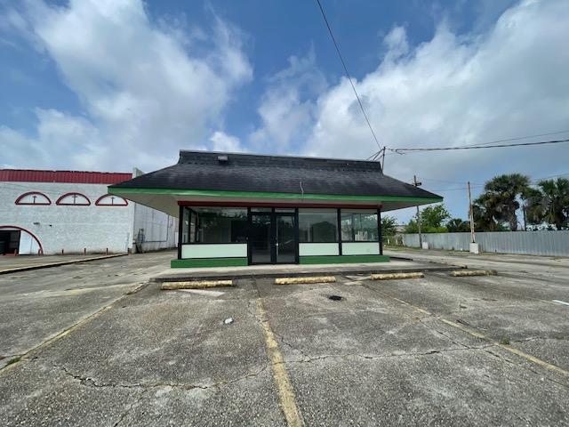 More Photos Of 7100 Downman Rd, New Orleans Freestanding For Sale