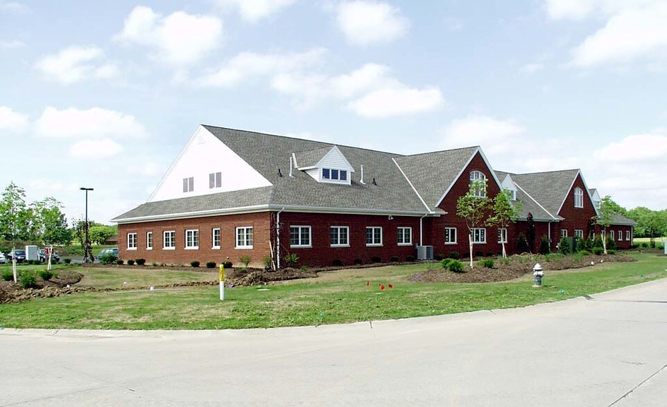 More Photos Of 6155 Park Sq, Lorain Medical For Sale