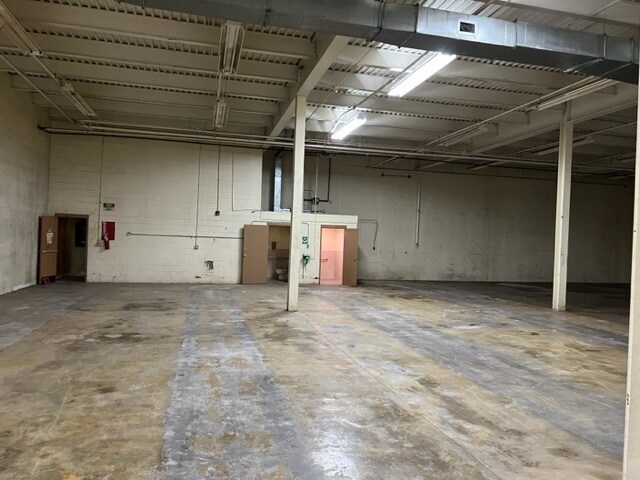 More Photos Of 720 Main St W, Valdese Warehouse For Lease