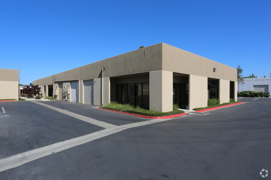 More Photos Of 23322 Peralta Dr, Laguna Hills Light Manufacturing For Lease