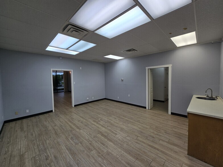 More Photos Of 24123 Boerne Stage Rd, San Antonio Unknown For Lease