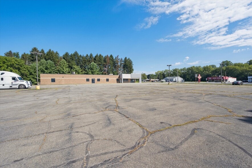 More Photos Of 2715 Wilmington Rd, New Castle Storefront For Lease