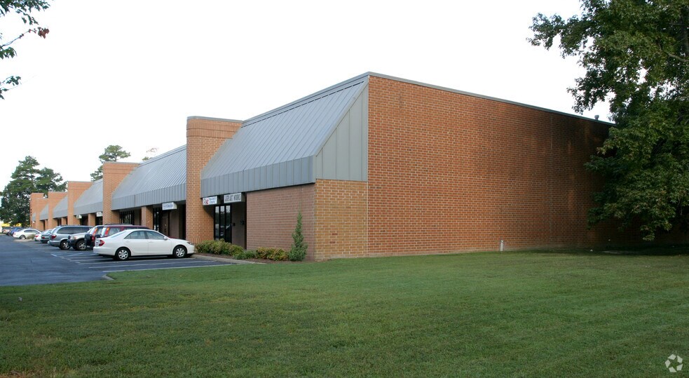 More Photos Of 2700 Avenger Dr, Virginia Beach Flex For Lease