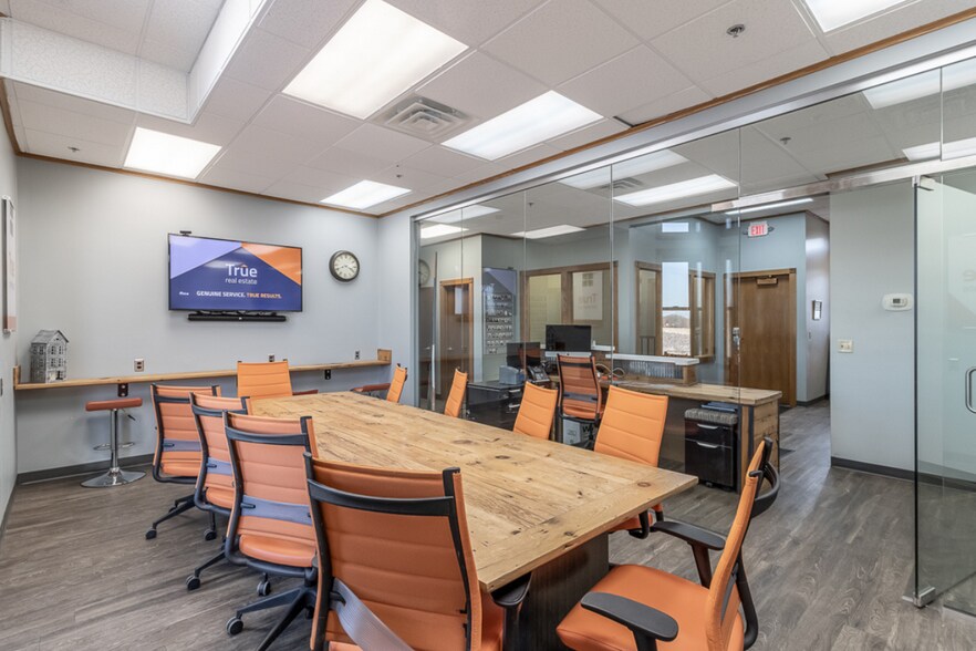 More Photos Of 112-142 S Riverfront Dr, Mankato Office For Lease