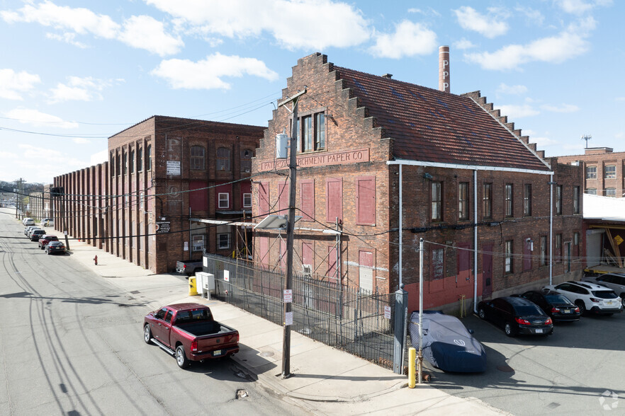 Primary Photo Of 35-95 8th St, Passaic Warehouse For Lease