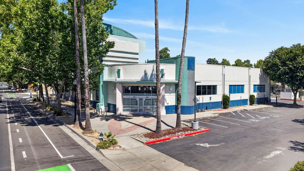 More Photos Of 1401 Broadway, Sacramento Drugstore For Lease
