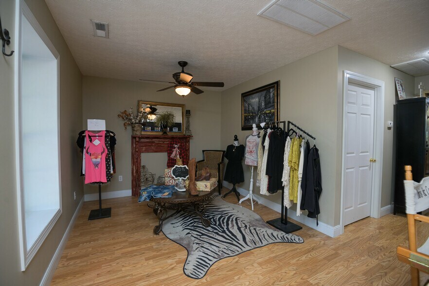 More Photos Of 2533 Highway 41A S, Shelbyville Showroom For Sale