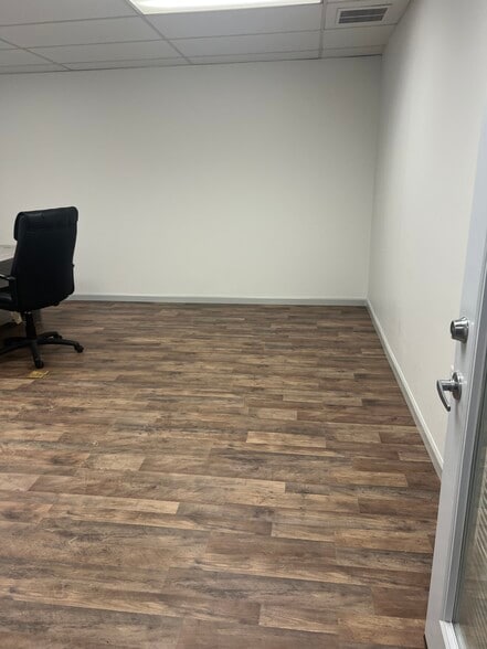 More Photos Of 556 Main St, Stroudsburg Office Residential For Lease