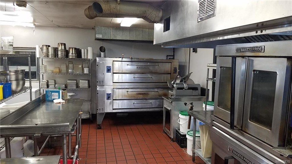 More Photos Of 418 Main St, Youngstown Restaurant For Sale
