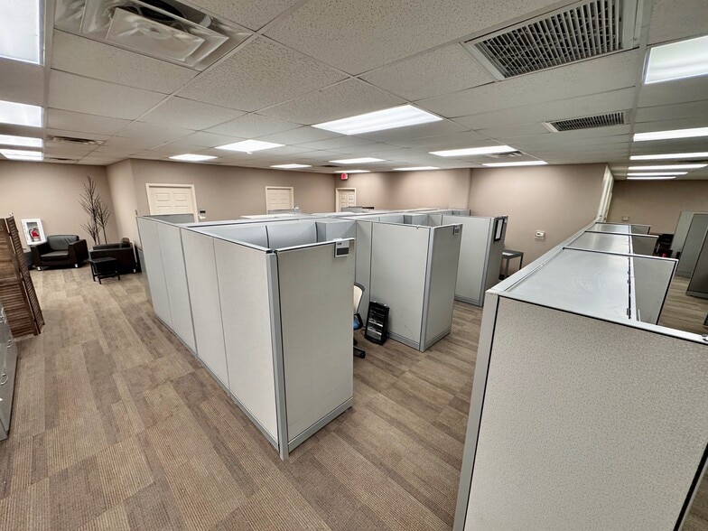 More Photos Of 1200 Bensdale Rd, Pleasanton Warehouse For Lease